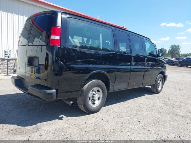 1GAWGEFGXJ1288878 Chevrolet Express 2500 Ls