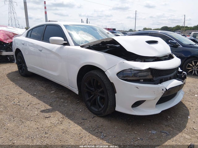 45742149 :رقم المزاد ، 2C3CDXAT7FH772345 vin ، 2015 Dodge Charger Police مزاد بيع