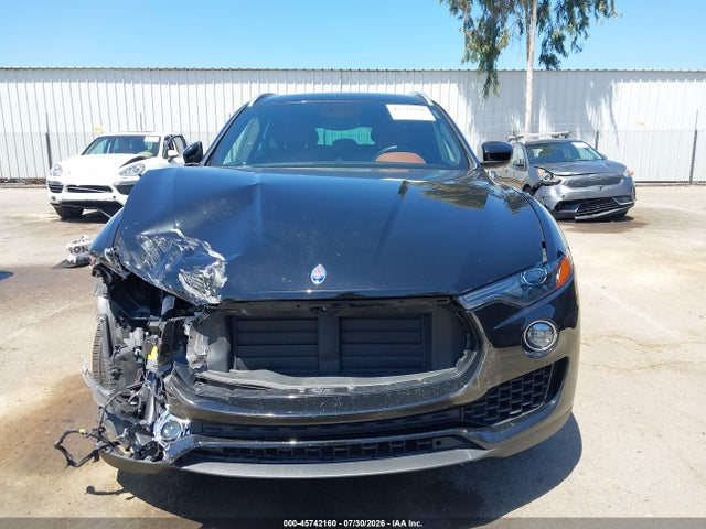 Продажа на аукционе авто 2018 Maserati Levante, vin: ZN661XUA1JX293644, номер лота: 45742160