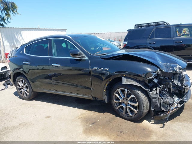Продажа на аукционе авто 2018 Maserati Levante, vin: ZN661XUA1JX293644, номер лота: 45742160