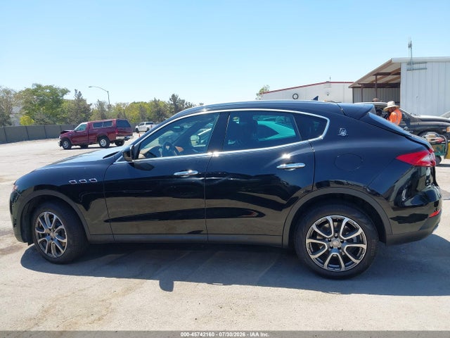 Продажа на аукционе авто 2018 Maserati Levante, vin: ZN661XUA1JX293644, номер лота: 45742160