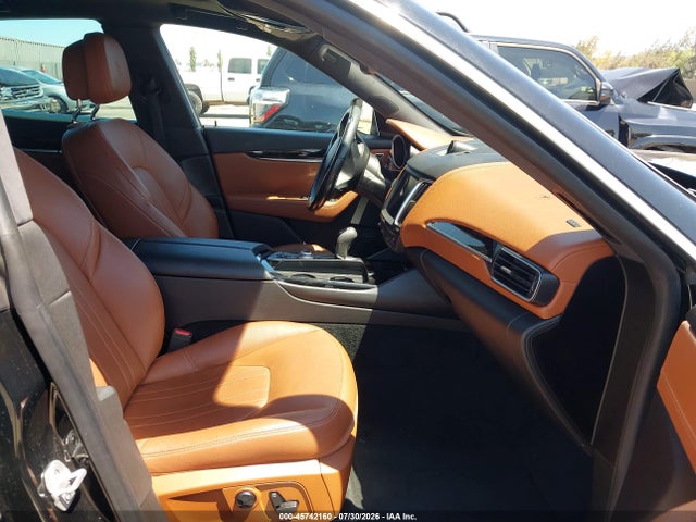 Продажа на аукционе авто 2018 Maserati Levante, vin: ZN661XUA1JX293644, номер лота: 45742160