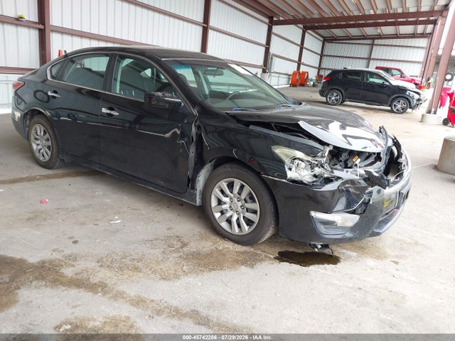 2015 Nissan Altima 2.5/2.5 S/2.5 Sl/2.5 Sv მანქანა იყიდება აუქციონზე, vin: 1N4AL3APXFC165852, აუქციონის ნომერი: 45742286
