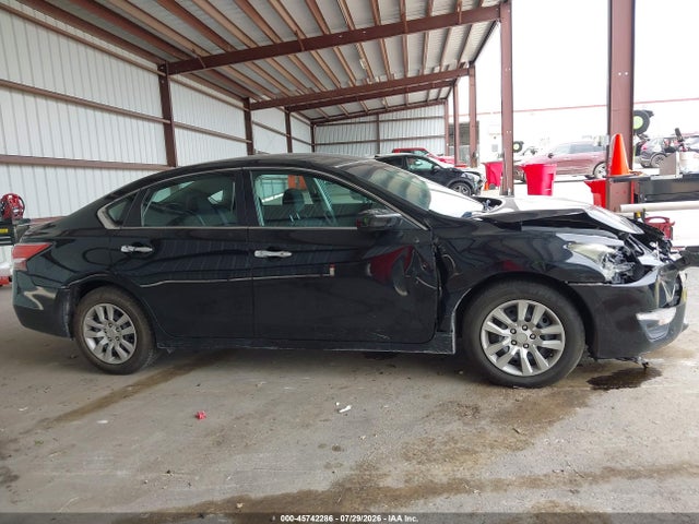 2015 Nissan Altima 2.5/2.5 S/2.5 Sl/2.5 Sv მანქანა იყიდება აუქციონზე, vin: 1N4AL3APXFC165852, აუქციონის ნომერი: 45742286