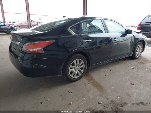 2015 Nissan Altima 2.5/2.5 S/2.5 Sl/2.5 Sv მანქანა იყიდება აუქციონზე, vin: 1N4AL3APXFC165852, აუქციონის ნომერი: 45742286