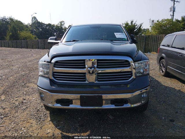 45742318 :رقم المزاد ، 1C6RR7LM3JS338333 vin ، 2018 Ram 1500 Big Horn  4x4 5'7 Box مزاد بيع