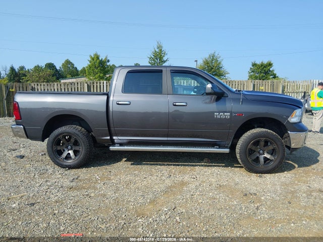 45742318 :رقم المزاد ، 1C6RR7LM3JS338333 vin ، 2018 Ram 1500 Big Horn  4x4 5'7 Box مزاد بيع