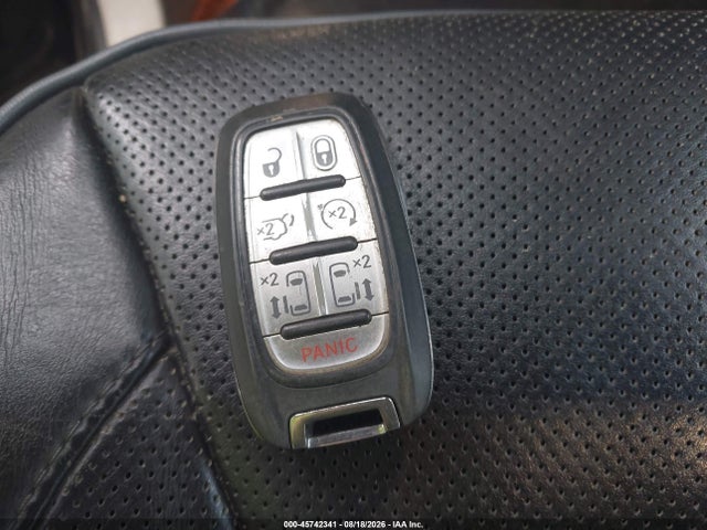 45742341 :رقم المزاد ، 2C4RC1GG3JR338250 vin ، 2018 Chrysler Pacifica Limited مزاد بيع