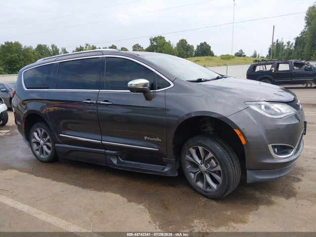45742341 :رقم المزاد ، 2C4RC1GG3JR338250 vin ، 2018 Chrysler Pacifica Limited مزاد بيع