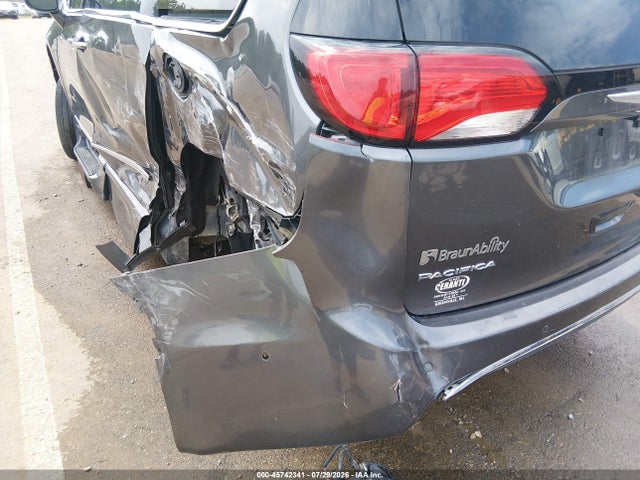 45742341 :رقم المزاد ، 2C4RC1GG3JR338250 vin ، 2018 Chrysler Pacifica Limited مزاد بيع