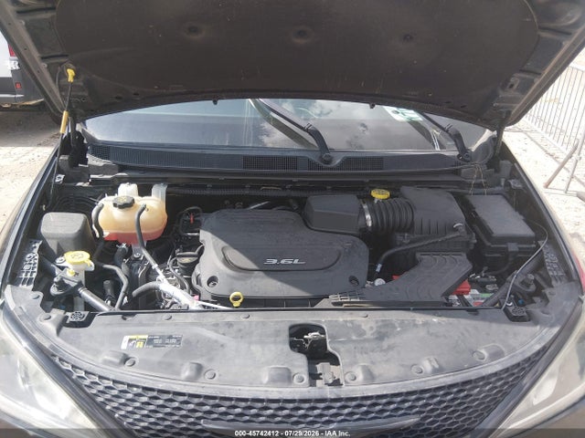 45742412 :رقم المزاد ، 2C4RC1EG5KR541323 vin ، 2019 Chrysler Pacifica Touring L Plus مزاد بيع