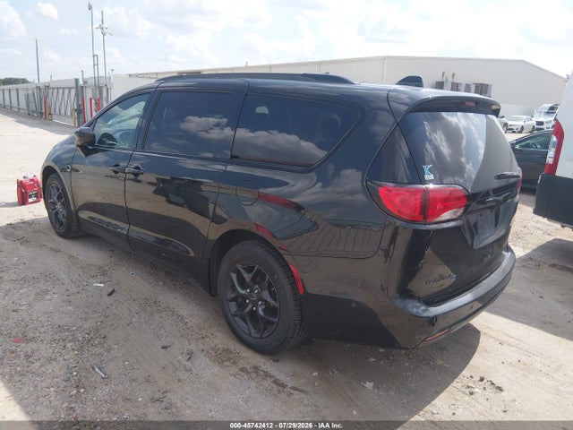 45742412 :رقم المزاد ، 2C4RC1EG5KR541323 vin ، 2019 Chrysler Pacifica Touring L Plus مزاد بيع