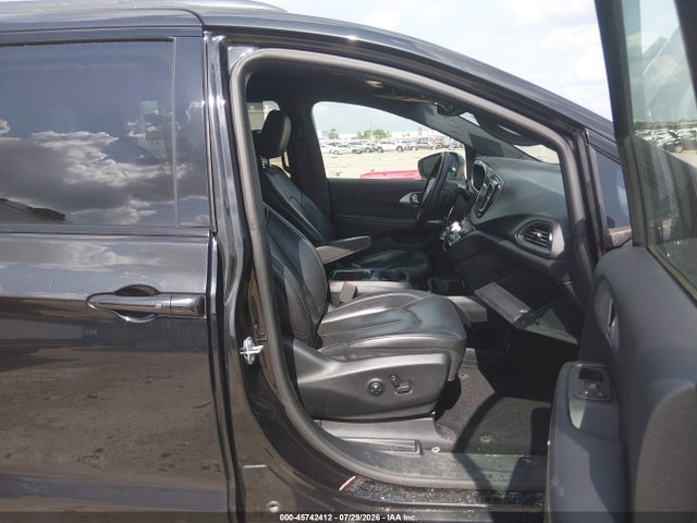 45742412 :رقم المزاد ، 2C4RC1EG5KR541323 vin ، 2019 Chrysler Pacifica Touring L Plus مزاد بيع