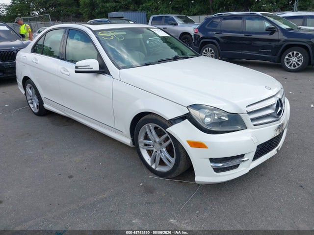 45742490 :رقم المزاد ، WDDGF8ABXDA867245 vin ، 2013 Mercedes-benz C 300 Sport 4matic مزاد بيع