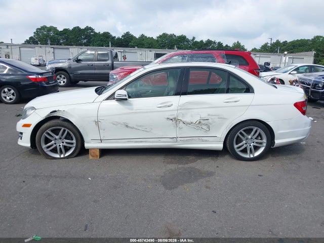 Продажа на аукционе авто 2013 Mercedes-benz C 300 Sport 4matic, vin: WDDGF8ABXDA867245, номер лота: 45742490