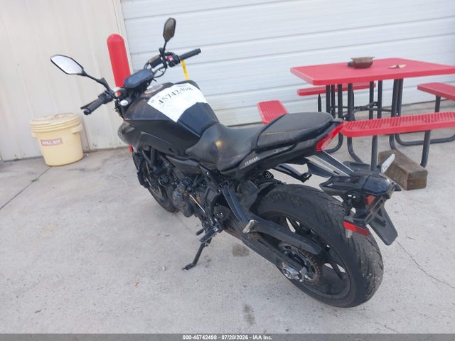 45742498 :رقم المزاد ، JYARM32E4NA004197 vin ، 2022 Yamaha Mt07 مزاد بيع