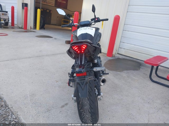 45742498 :رقم المزاد ، JYARM32E4NA004197 vin ، 2022 Yamaha Mt07 مزاد بيع