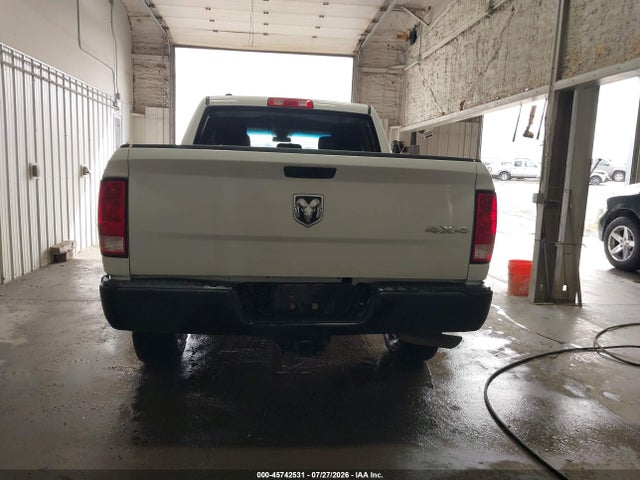 45742531 :رقم المزاد ، 1C6RR7KG3MS564534 vin ، 2021 Ram 1500 Classic Tradesman  4x4 5'7 Box مزاد بيع