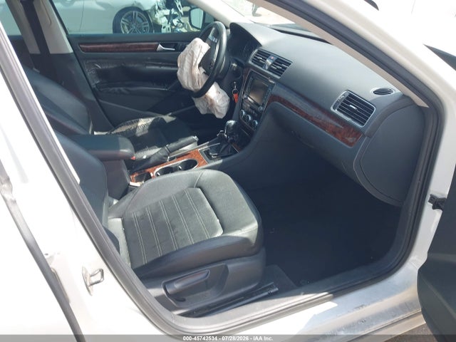 Auction sale of the 2013 Volkswagen Passat 2.5l Sel, vin: 1VWCH7A33DC021529, lot number: 45742534