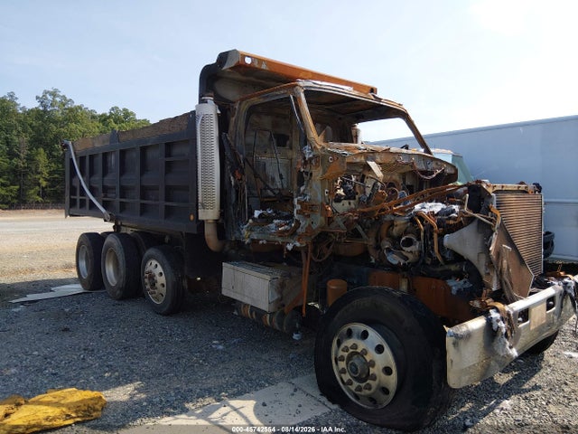 45742554 :رقم المزاد ، 2FZHAZDEX6AW87773 vin ، 2006 Sterling Truck L 9500 مزاد بيع