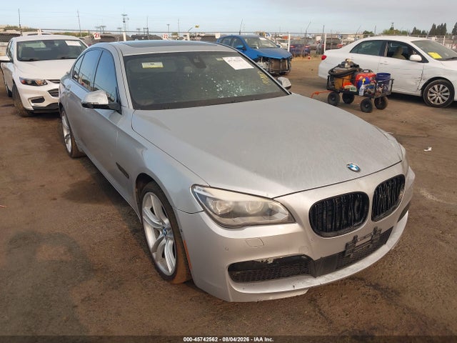 2015 Bmw 750i მანქანა იყიდება აუქციონზე, vin: WBAYA8C58FG197812, აუქციონის ნომერი: 45742562