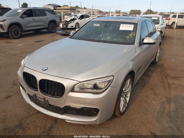 BMW 750i 2015 WBAYA8C58FG197812 Image 2