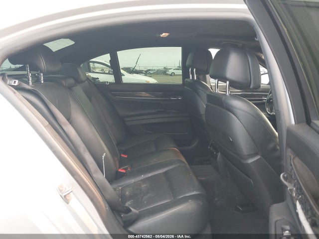 BMW 750i 2015 WBAYA8C58FG197812 Image 8