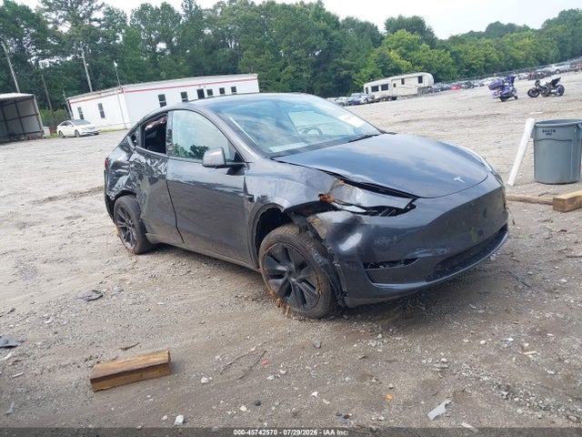2025 Tesla Model Y Long Range Dual Motor Rear-wheel Drive მანქანა იყიდება აუქციონზე, vin: 7SAYGDED8SA355875, აუქციონის ნომერი: 45742570