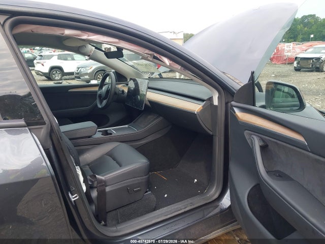 45742570 :رقم المزاد ، 7SAYGDED8SA355875 vin ، 2025 Tesla Model Y Long Range Dual Motor Rear-wheel Drive مزاد بيع