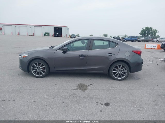 2018 Mazda Mazda3 Touring მანქანა იყიდება აუქციონზე, vin: 3MZBN1V3XJM223175, აუქციონის ნომერი: 45742585