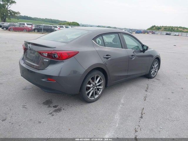 2018 Mazda Mazda3 Touring მანქანა იყიდება აუქციონზე, vin: 3MZBN1V3XJM223175, აუქციონის ნომერი: 45742585