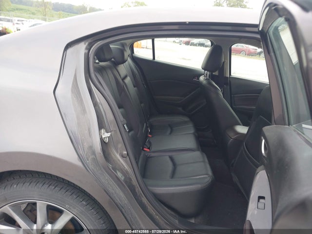 2018 Mazda Mazda3 Touring მანქანა იყიდება აუქციონზე, vin: 3MZBN1V3XJM223175, აუქციონის ნომერი: 45742585