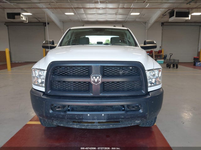 3C63R3CL8HG707212 RAM 3500 Tradesman 4x4 6&#039;4 Box
