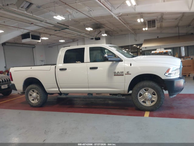 3C63R3CL8HG707212 RAM 3500 Tradesman 4x4 6&#039;4 Box