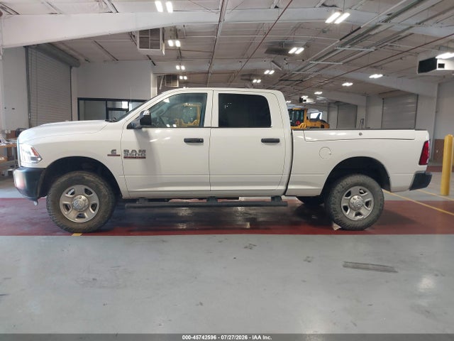 3C63R3CL8HG707212 RAM 3500 Tradesman 4x4 6&#039;4 Box