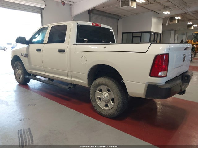 3C63R3CL8HG707212 RAM 3500 Tradesman 4x4 6&#039;4 Box