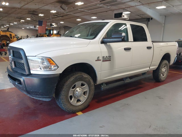 3C63R3CL8HG707212 RAM 3500 Tradesman 4x4 6&#039;4 Box