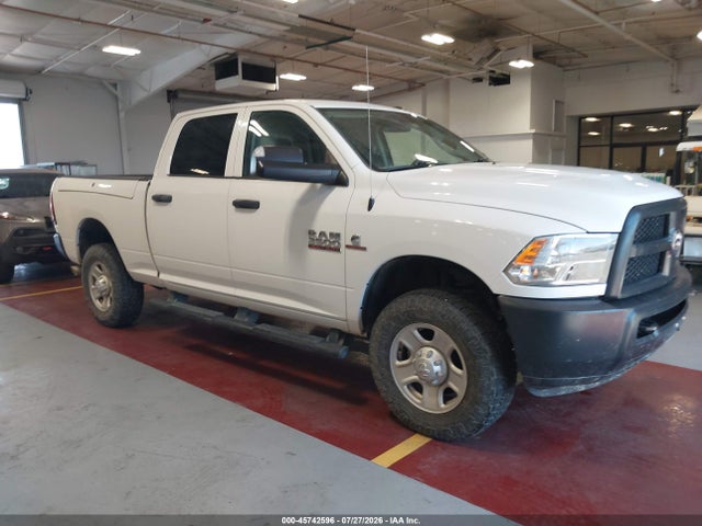 3C63R3CL8HG707212 RAM 3500 Tradesman 4x4 6&#039;4 Box