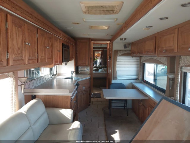 Продаж на аукціоні авто 2005 Freightliner Chassis X Line Motor Home, vin: 4UZAAHDCX5CU22203, номер лоту: 45742689