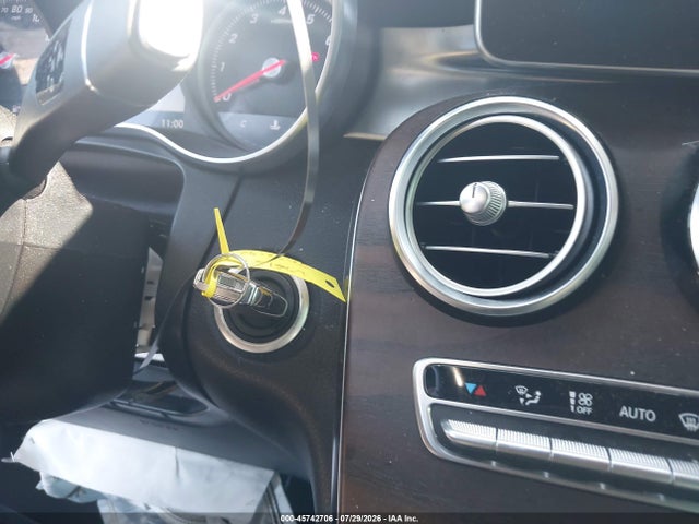 WDC0G4KB8JV051567 Mercedes-Benz Glc 300 4matic