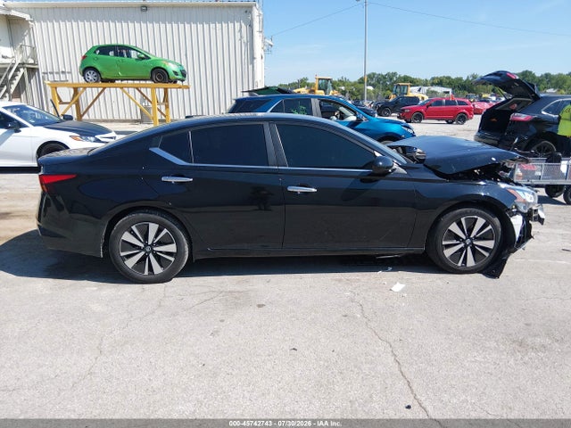 45742743 :رقم المزاد ، 1N4BL4DV5NN382040 vin ، 2022 Nissan Altima Sv Fwd مزاد بيع