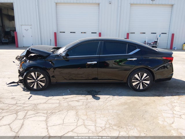 45742743 :رقم المزاد ، 1N4BL4DV5NN382040 vin ، 2022 Nissan Altima Sv Fwd مزاد بيع