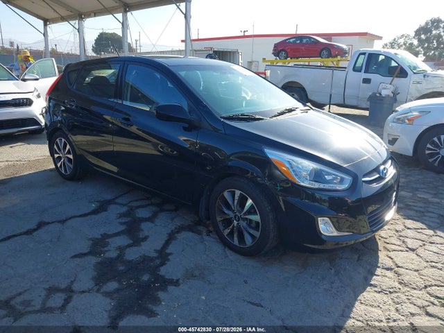 Hyundai Accent Sport 2015 KMHCU5AE3FU200022 головне зображення