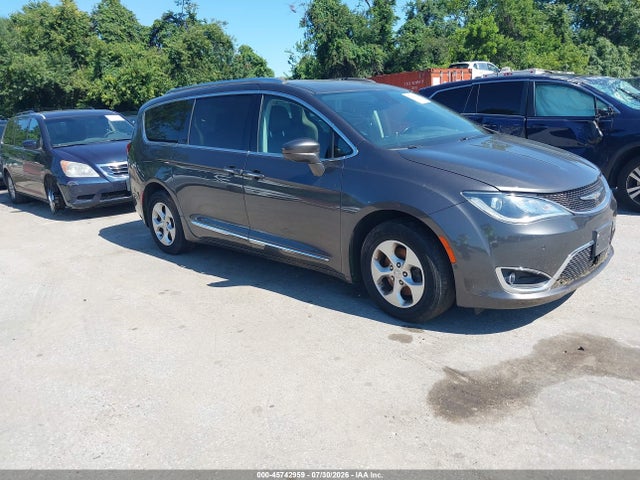 2017 Chrysler Pacifica Touring-l Plus მანქანა იყიდება აუქციონზე, vin: 2C4RC1EG5HR727386, აუქციონის ნომერი: 45742959