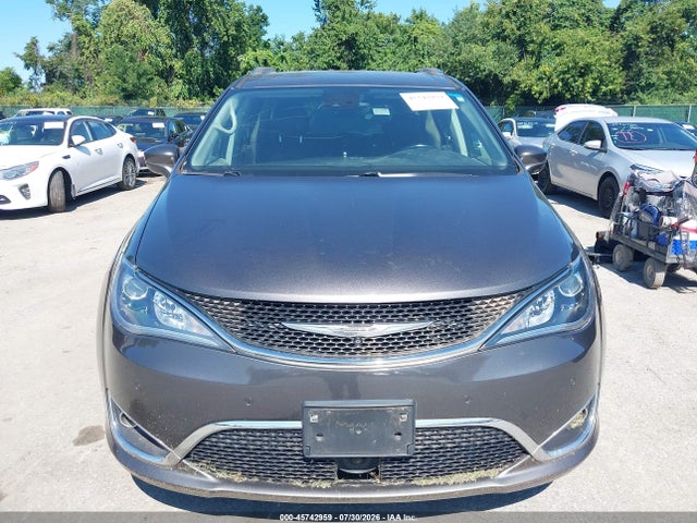 2017 Chrysler Pacifica Touring-l Plus მანქანა იყიდება აუქციონზე, vin: 2C4RC1EG5HR727386, აუქციონის ნომერი: 45742959