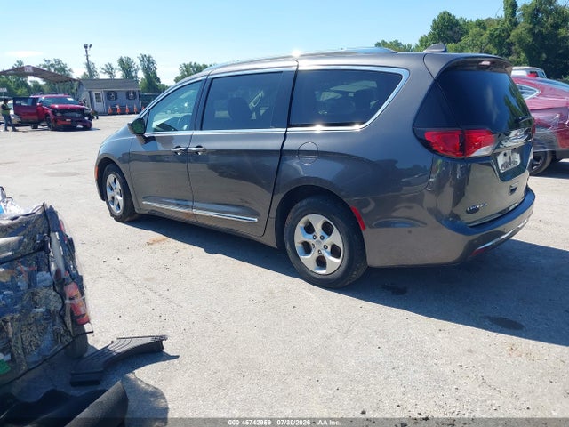 2017 Chrysler Pacifica Touring-l Plus მანქანა იყიდება აუქციონზე, vin: 2C4RC1EG5HR727386, აუქციონის ნომერი: 45742959