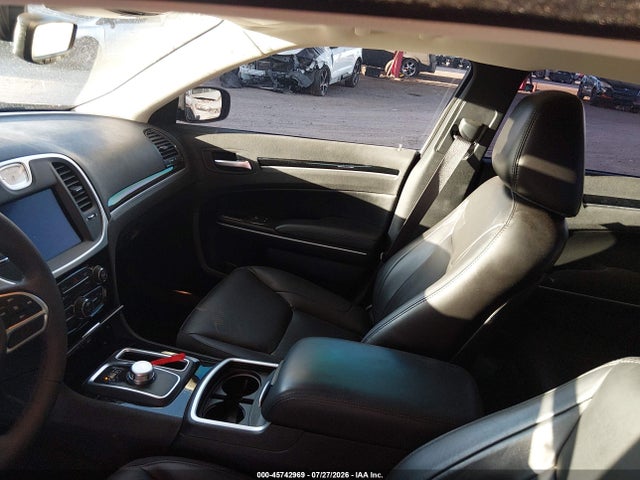 Chrysler 300 Touring L 2023 2C3CCADG5PH573309 Image 5