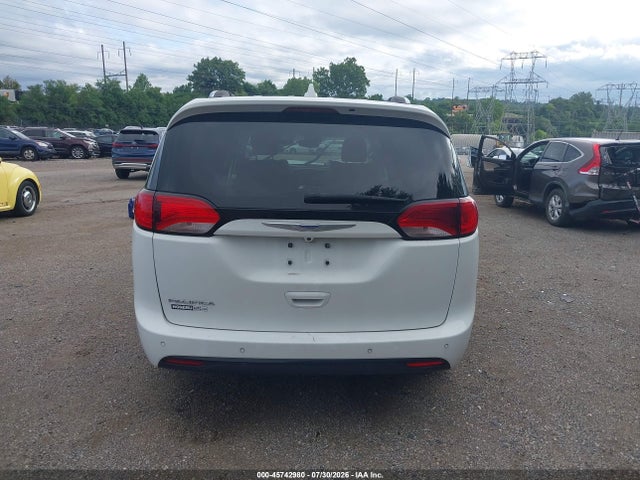 45742980 :رقم المزاد ، 2C4RC1EG1LR158545 vin ، 2020 Chrysler Pacifica Touring L Plus مزاد بيع