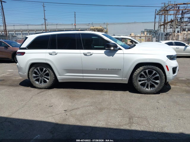 Продажа на аукционе авто 2022 Jeep Grand Cherokee Overland 4x4, vin: 1C4RJHDG5N8564696, номер лота: 45743022