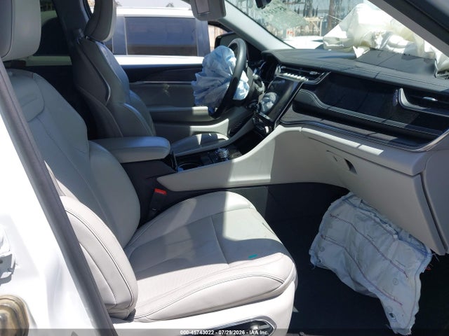 Продажа на аукционе авто 2022 Jeep Grand Cherokee Overland 4x4, vin: 1C4RJHDG5N8564696, номер лота: 45743022